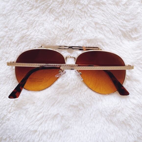 Doug Brown W/ Gold Rim Aviator Sunglasses - Picture 12 of 12